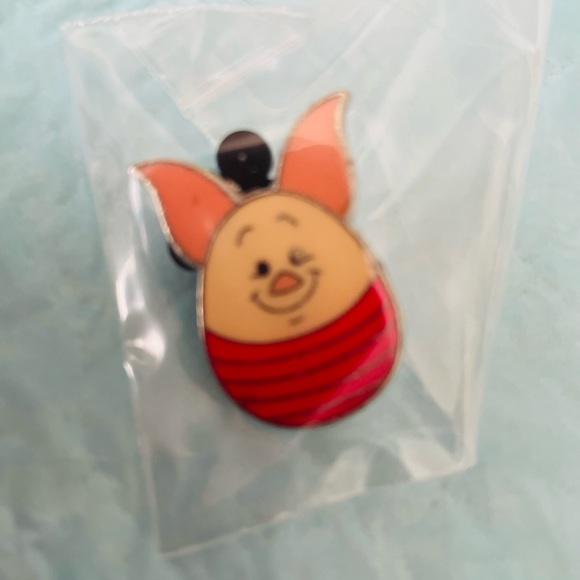 4 Disney pins. Piglet, Minnie Mouse, Micky at Disney MGM Studios, BuzzLightyear - Picture 9 of 10